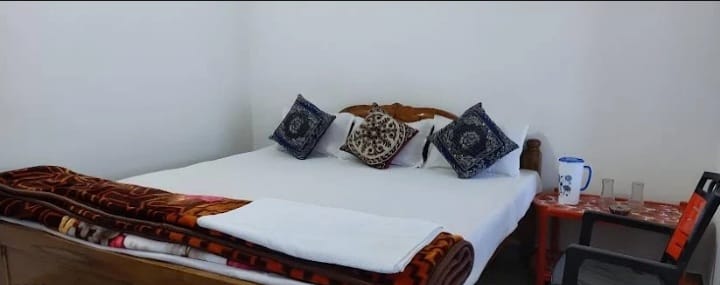hotel-img