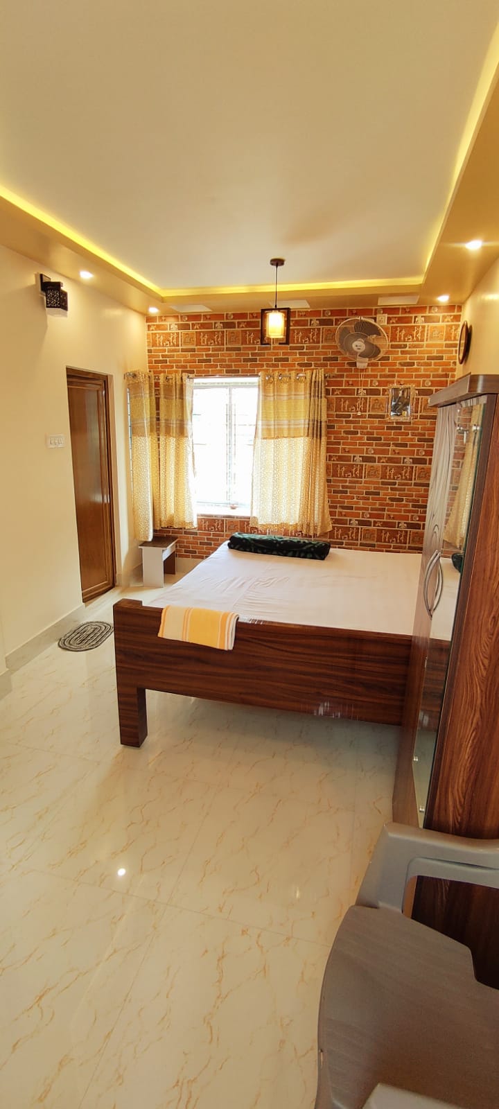 hotel-img